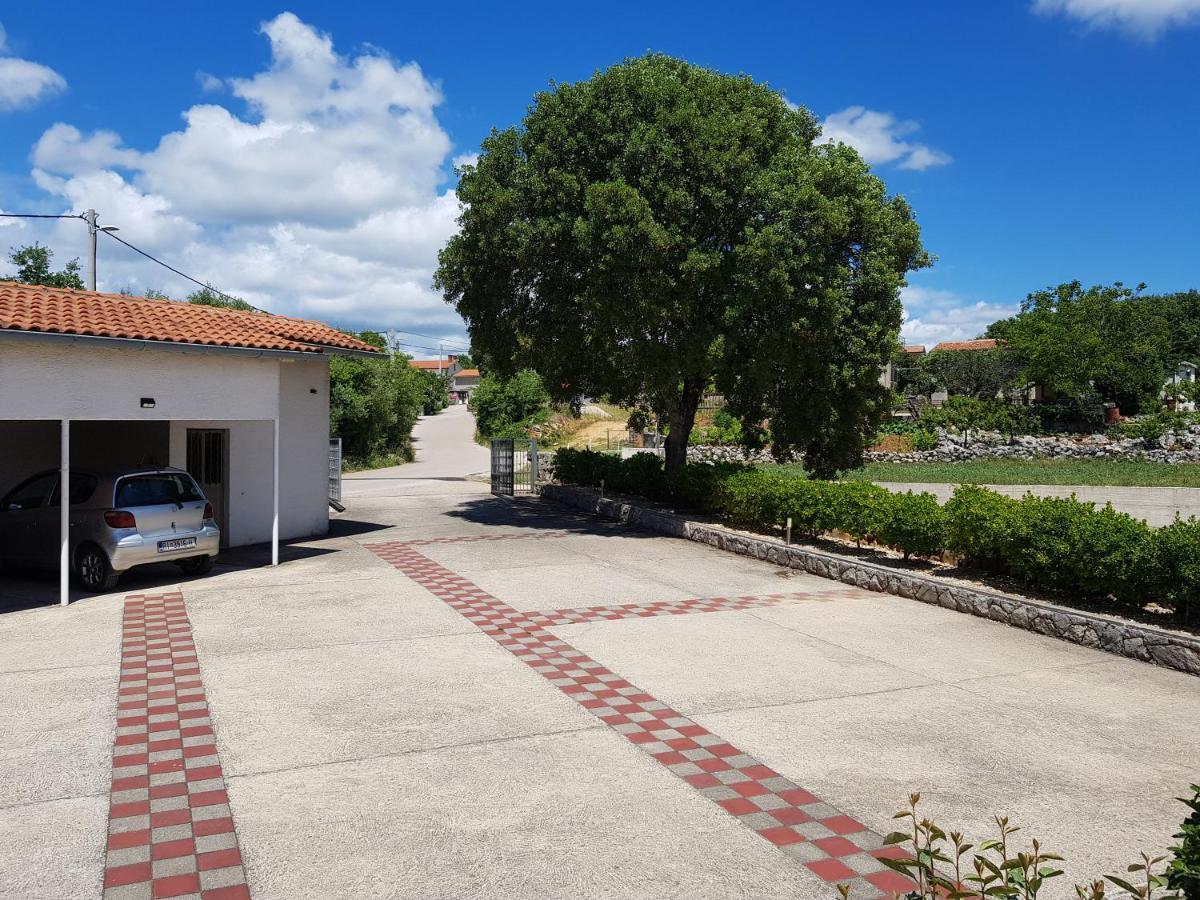 Apartment Deni Skrbčići Eksteriør bilde