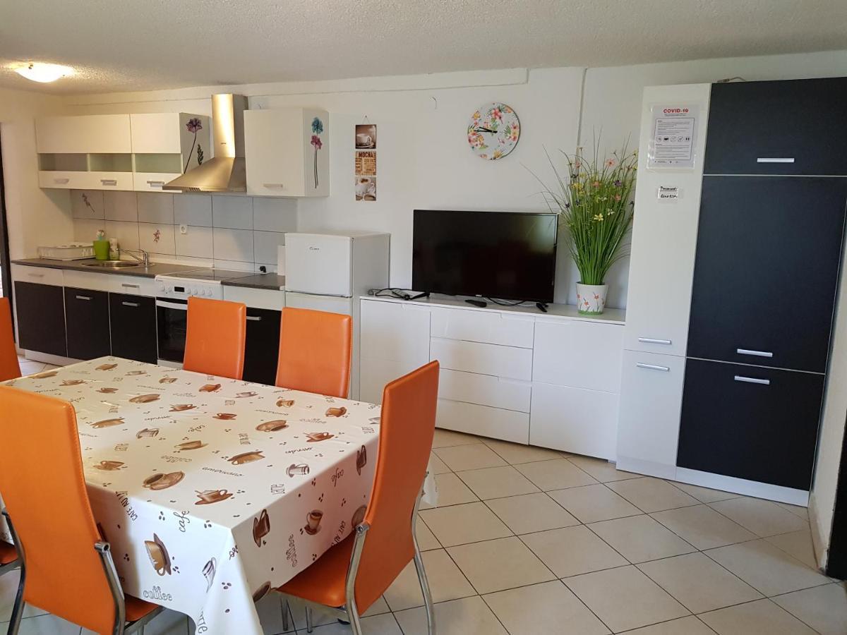 Apartment Deni Skrbčići Eksteriør bilde