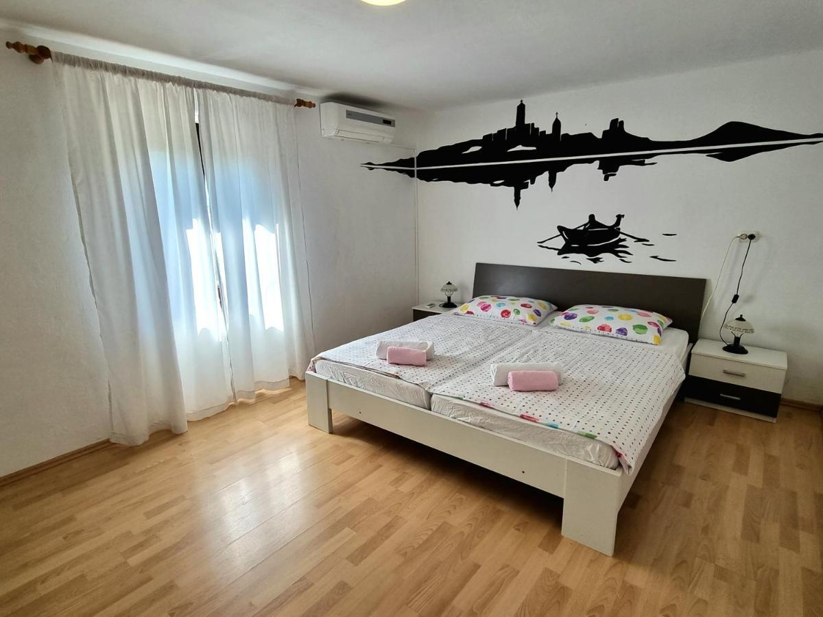 Apartment Deni Skrbčići Eksteriør bilde