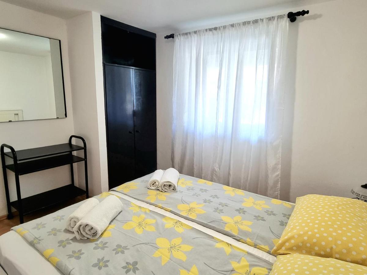 Apartment Deni Skrbčići Eksteriør bilde
